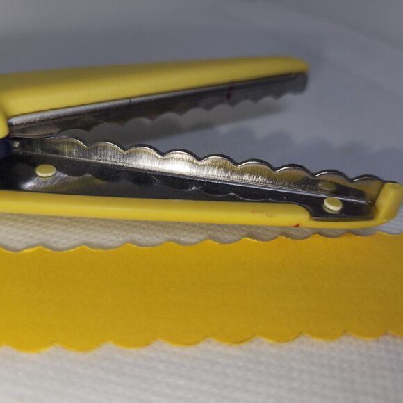 Fiskars Contemporary Corner Edger Scissor/Rocky &Scallop Craft Smart Paper Edger - Picture 15 of 16